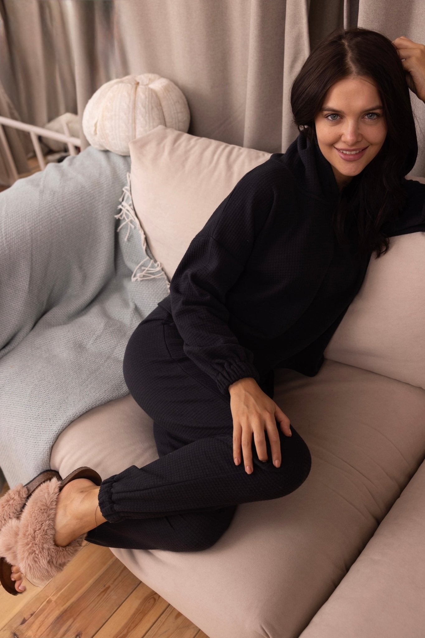 Black Cozy - June Joy